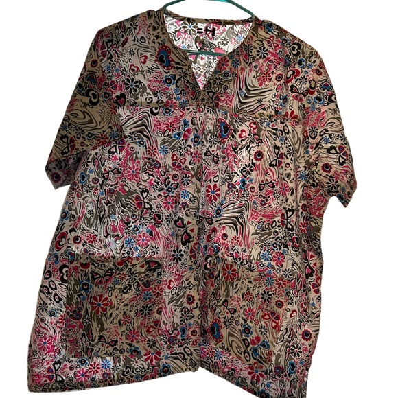 Beverly Hills uniforms - Picture 1 of 2